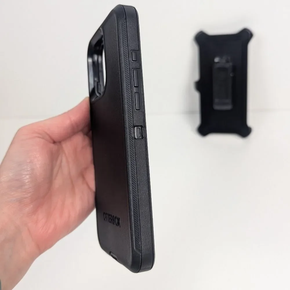 OtterBox Defender Series Phone Case with Holster iPhone 16 Pro Max Black